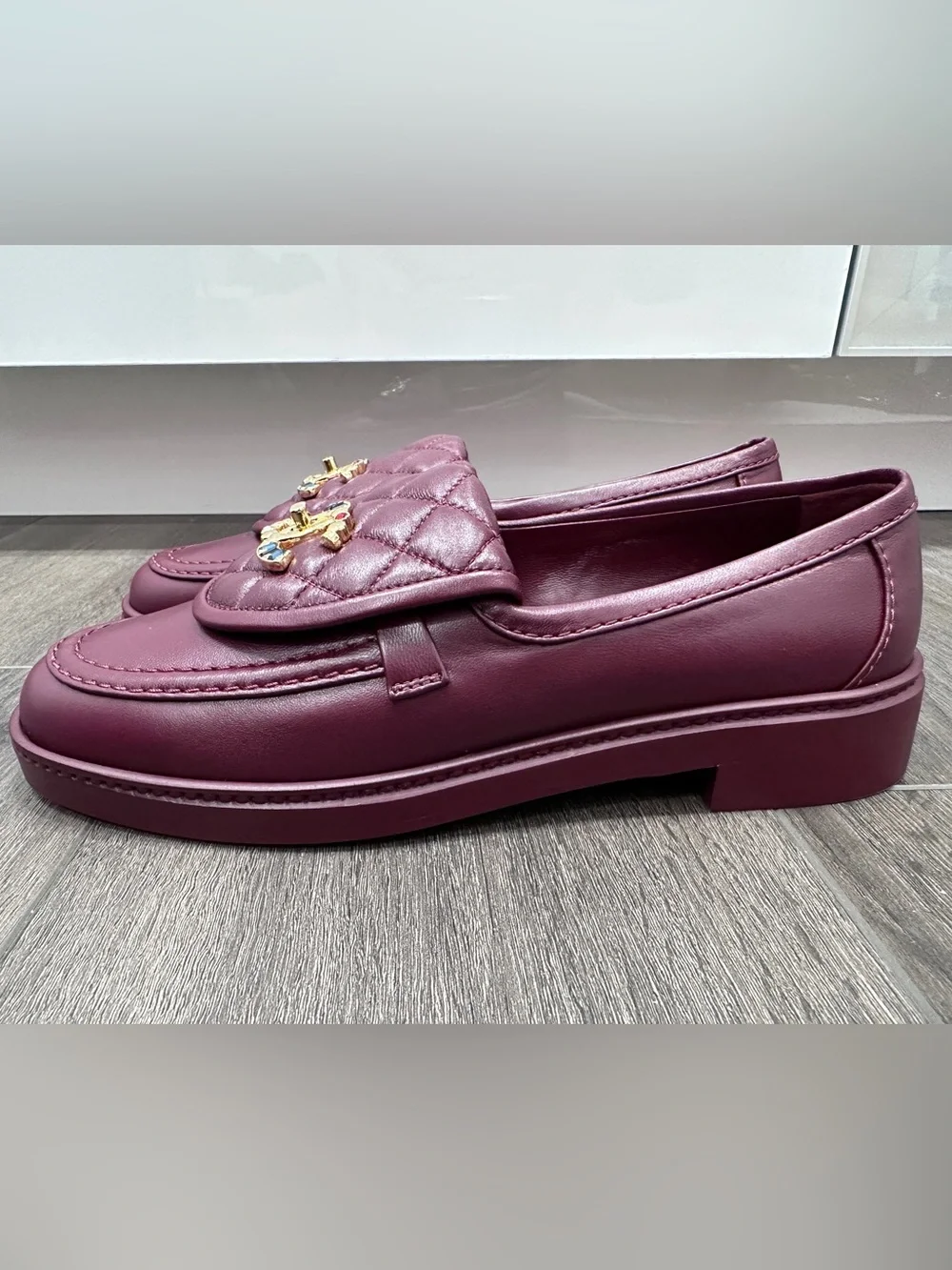 NEW 2026 CHANEL BURGUNDY LEATHER LOAFERS OXFORD SHOES GOLD STRASS CC TURNLOCK 37